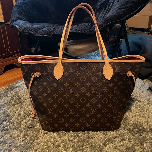 Louis Vuitton Monogram Neverfull MM - Picture 2 of 14